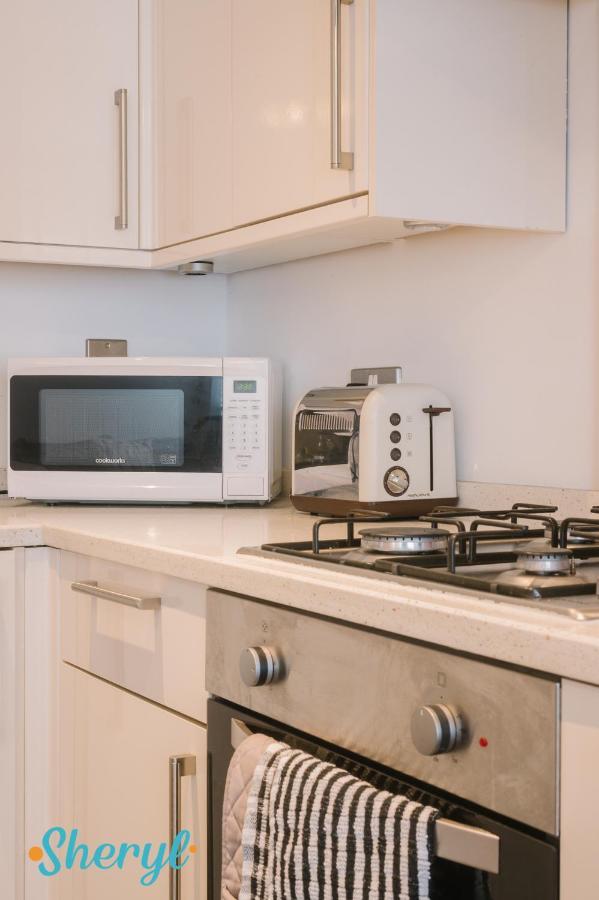 شقة The Flat 2 By Sheryl - Stone Throw To Northampton Gen Hosp & Town Centre المظهر الخارجي الصورة